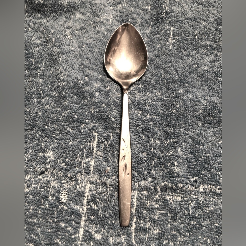 6857 Oneida Cube Will O' Wisp Cube Soup Spoon Heirloom Stainless Flatware